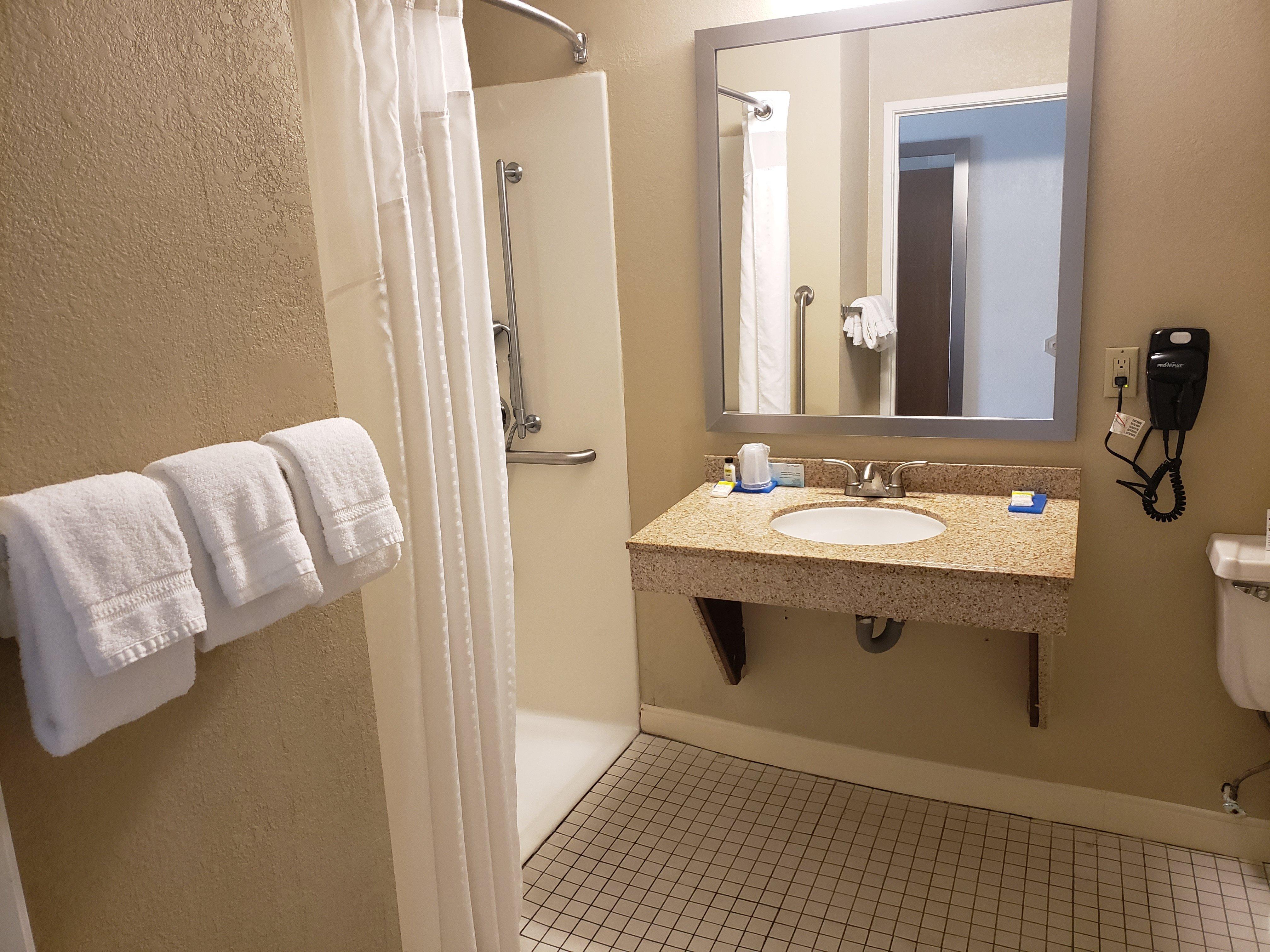Holiday Inn Express Hotel Pittsburgh-North/Harmarville By Ihg Exterior photo