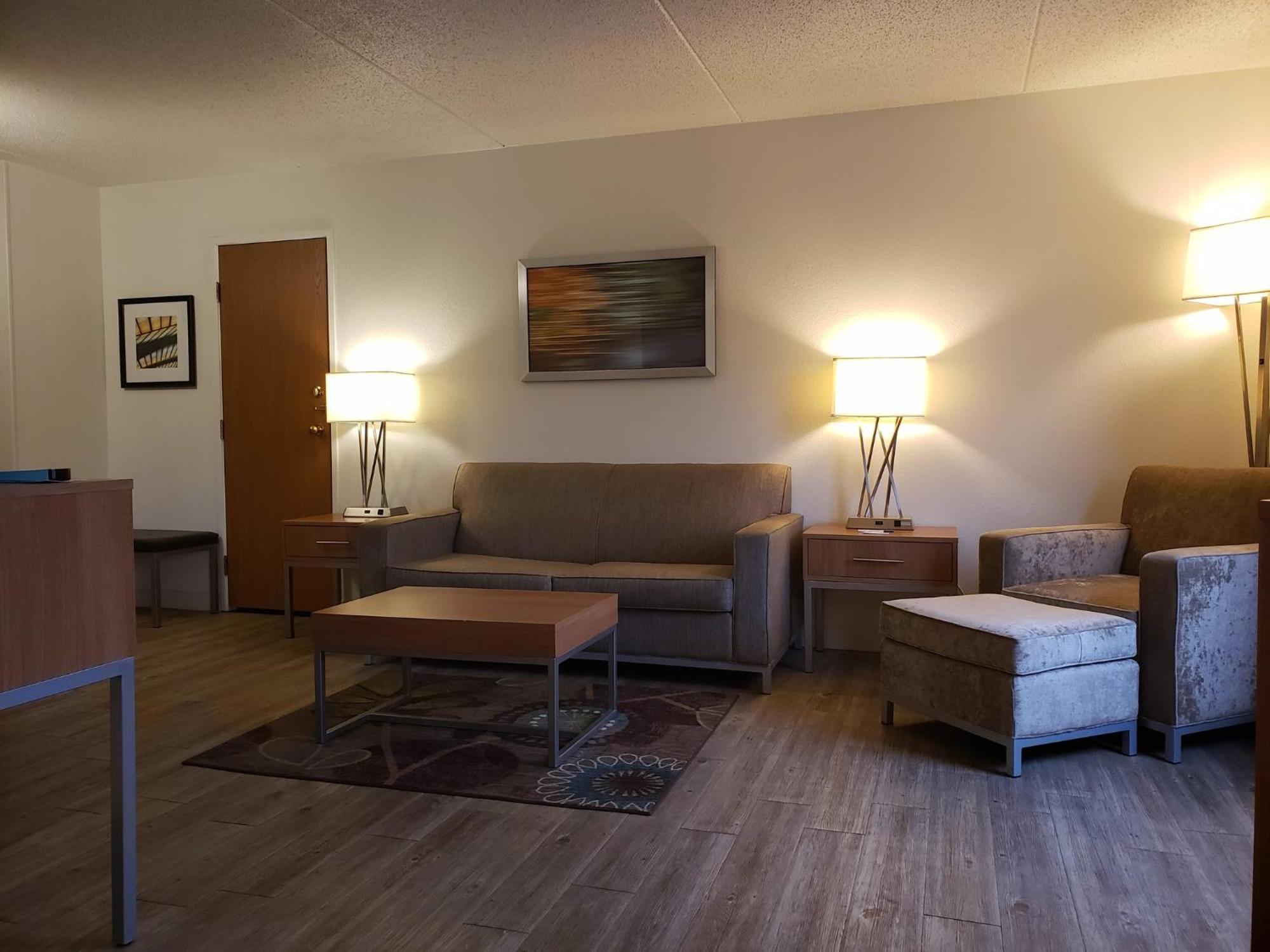 Holiday Inn Express Hotel Pittsburgh-North/Harmarville By Ihg Exterior photo